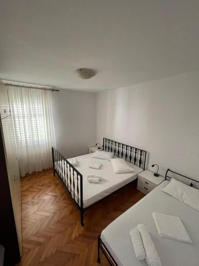 Holiday House Fila Turanj Exterior photo