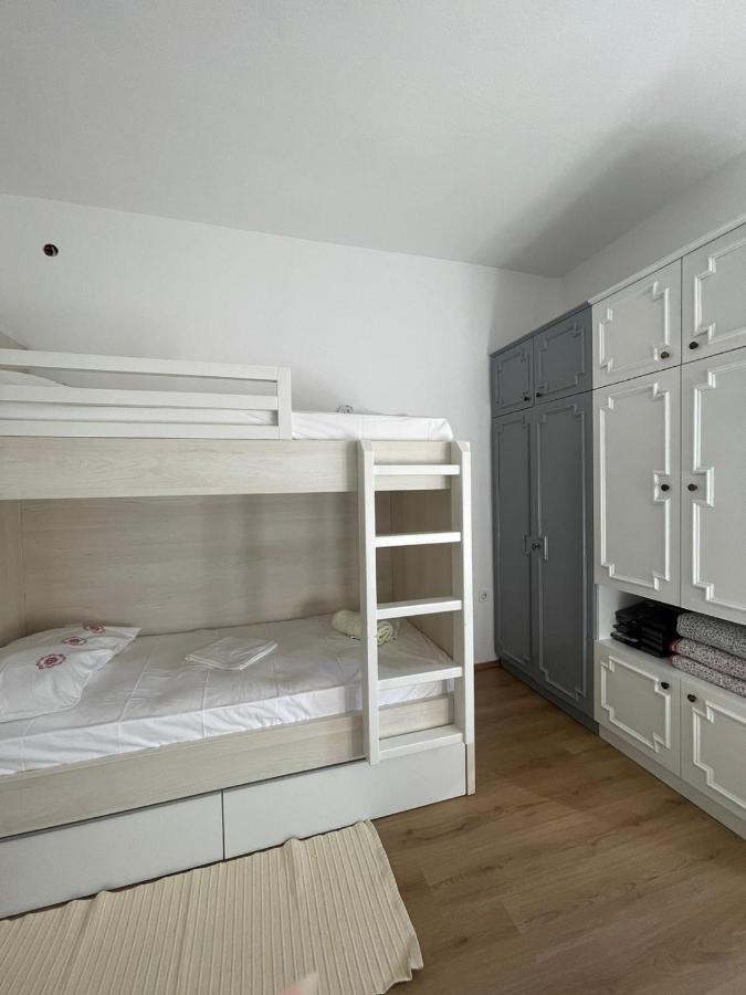 Holiday House Fila Turanj Exterior photo